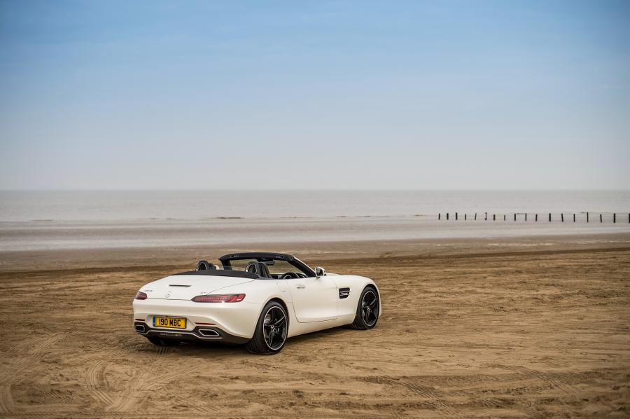  Mercedes-AMG GT Roadster 2017 года  (UK) (фото 3 из 40)